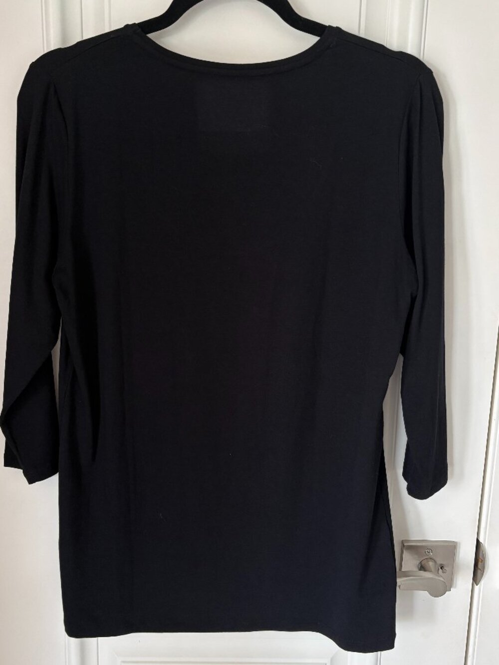 Black super soft Majestic Filatures top